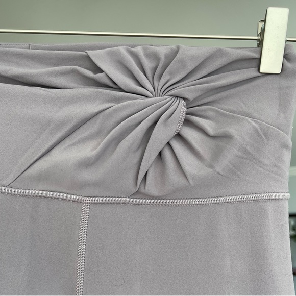 Lululemon lavender align leggings, twisted waist size 6 - Picture 2 of 4